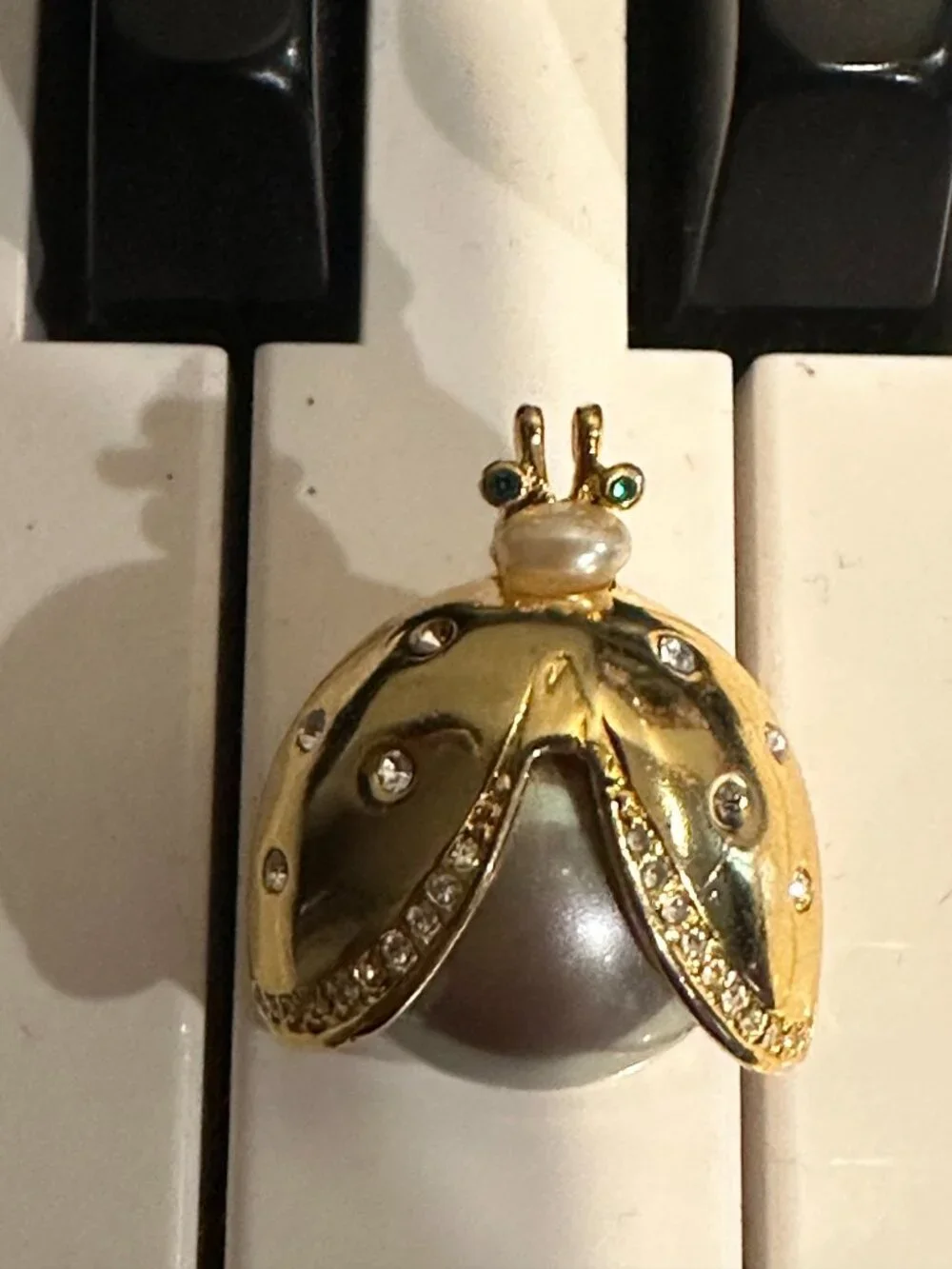 Vintage Gold Tone Faux Pearl Rhinestone Beetle Bug Green Eyes Scarab Brooch Pin